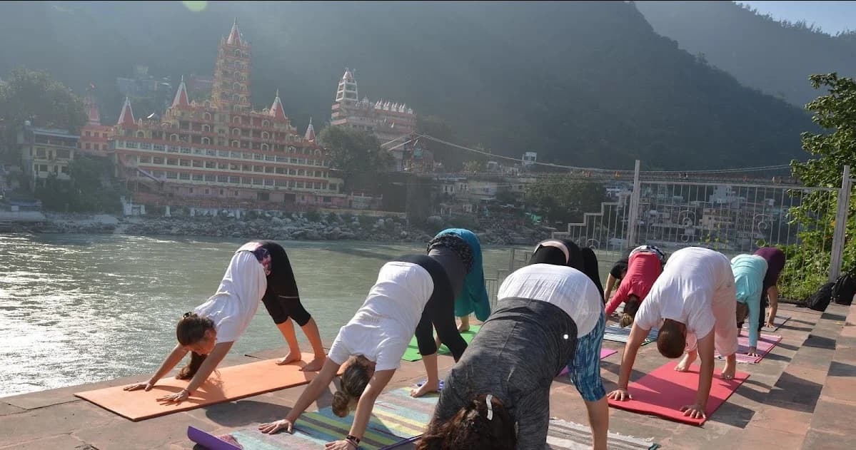 Life, practice and retreats at Deep Yoga in Tapovan, Rishikesh