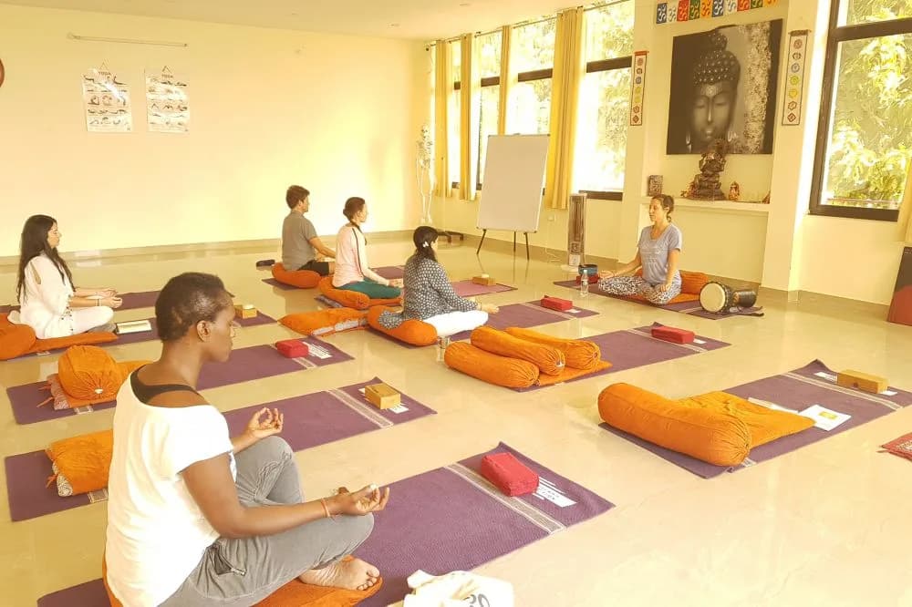 Life, practice and retreats at Deep Yoga in Tapovan, Rishikesh